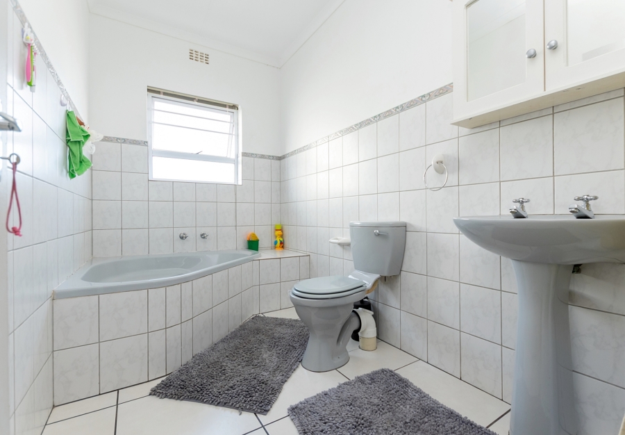 3 Bedroom Property for Sale in Laaiplek Western Cape